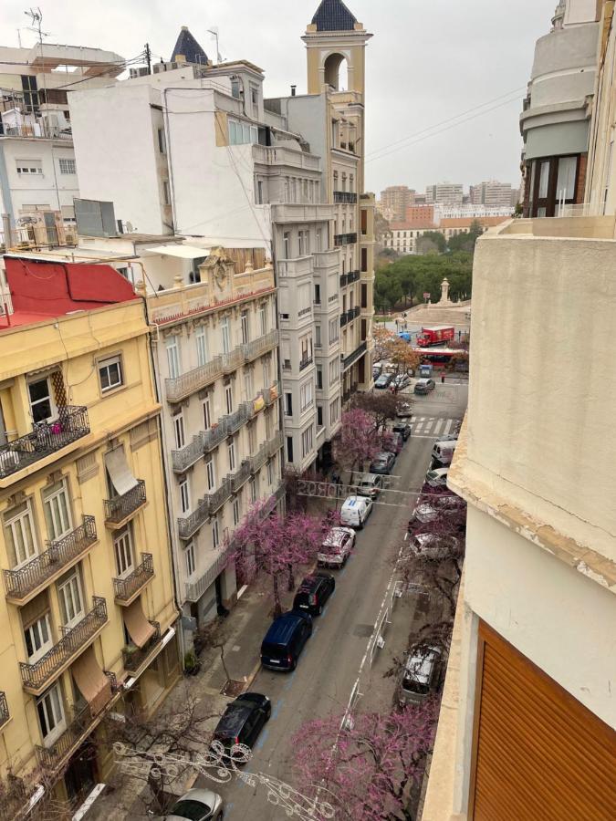 Colon Market Downtown Valencia Bagian luar foto