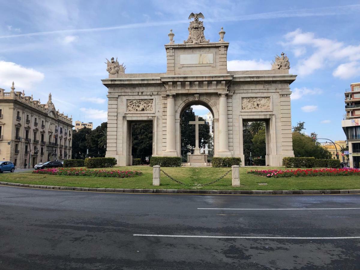 Colon Market Downtown Valencia Bagian luar foto