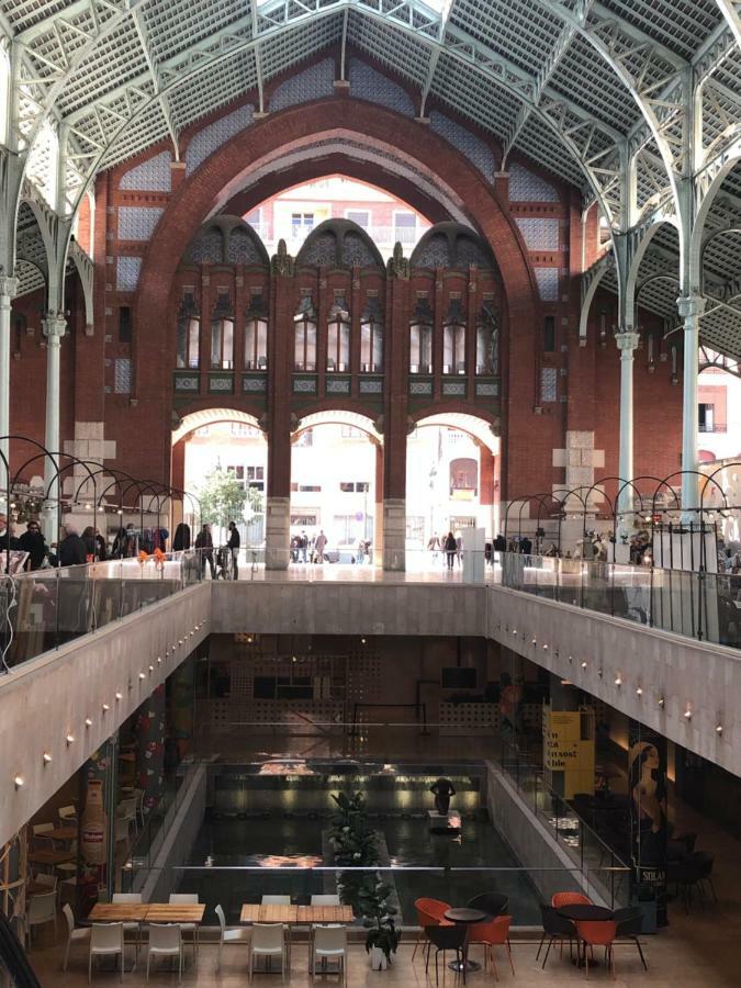 Colon Market Downtown Valencia Bagian luar foto