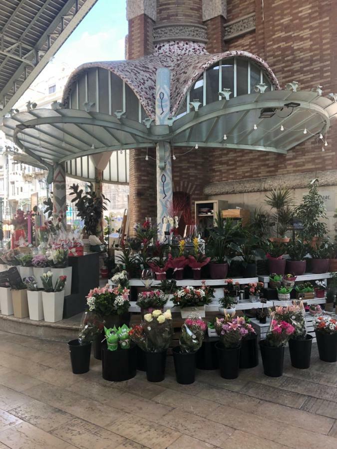 Colon Market Downtown Valencia Bagian luar foto